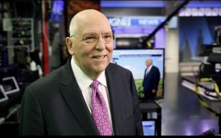 Tom Skilling is the oldest one of four children, born in the Chicago suburb of Aurora, Illinois.